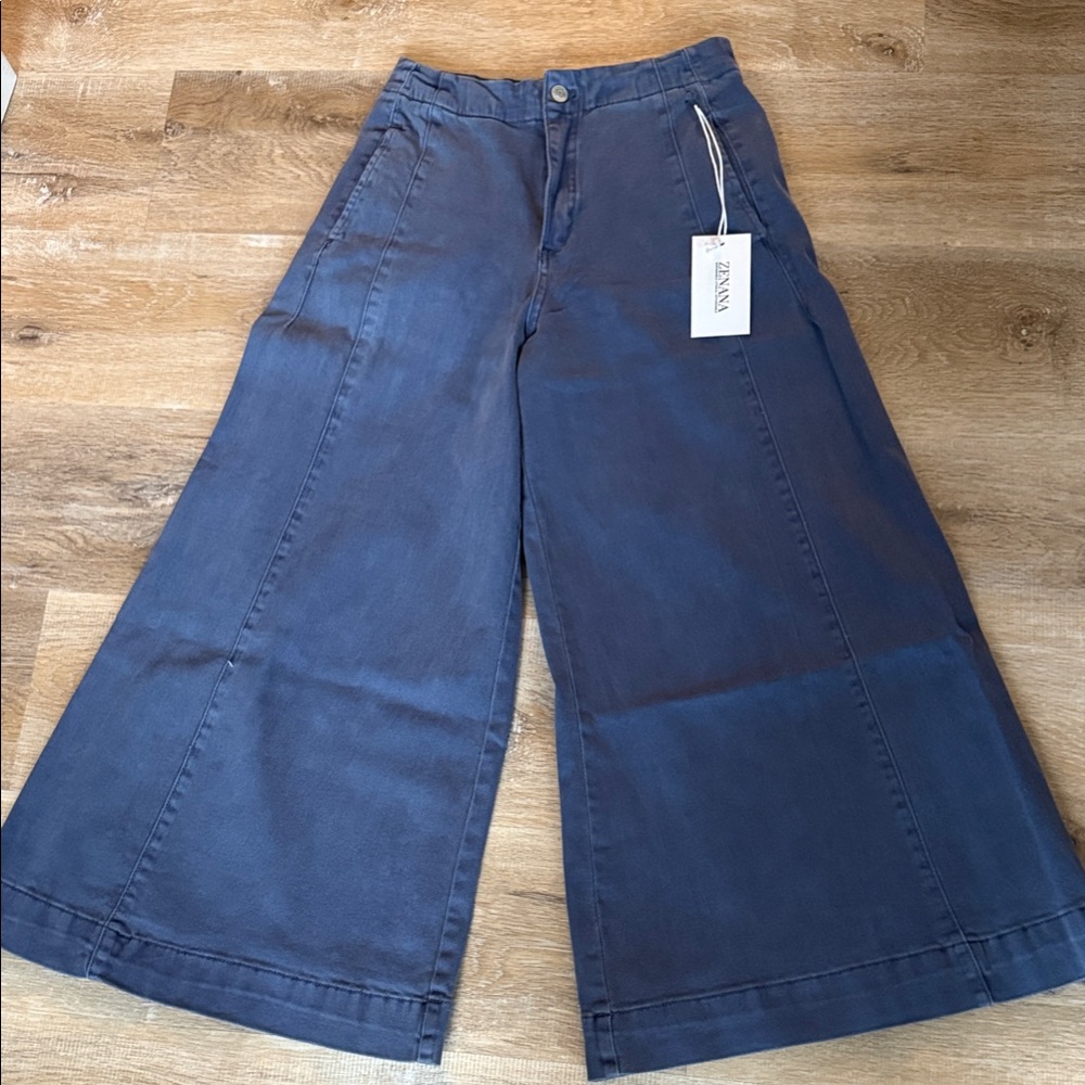 Zenana NWT small Dark Blue Flare Wide-Leg Jeans